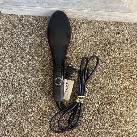 Simply Straight Ceramic Straightening Brush, Fast and Easy to Use, As Seen on TV - Picture 4 of 7